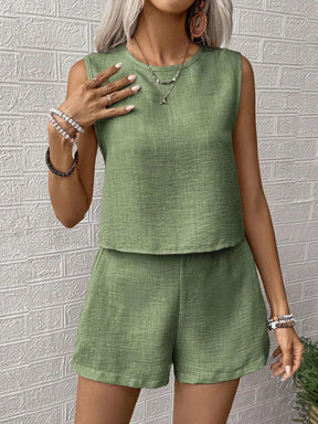 Conjunto de blusa e shorts